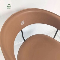 Chaises de restaurant modernes de luxe en cuir marron personnalisées avec cadre en métal de haute qualité pour hôtel et restaurant