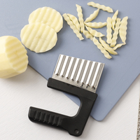 Roestvrijstalen frietmes, aardappelsnijder met plastic handvat, groentesnijder voor thuiskeuken, vaatwasmachinebestendig