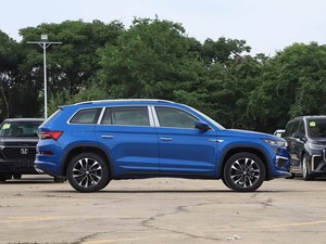 Bon <span class=keywords><strong>prix</strong></span> pour 2025 <span class=keywords><strong>Skoda</strong></span> <span class=keywords><strong>Kodiaq</strong></span> TSI380 7 places 4WD toit ouvrant phare SUV de taille moyenne marchandises en stock voiture de vente chaude au port - Product Image 5