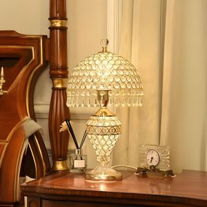 Moderne Eisen-Schreibtischlampe mit Kristallschirm |   E26 Lampensockel |   Minimalistischer Luxus für Schlafzimmer und Hotellobby |   Romantische Ambientebeleuchtung - Product Image 4