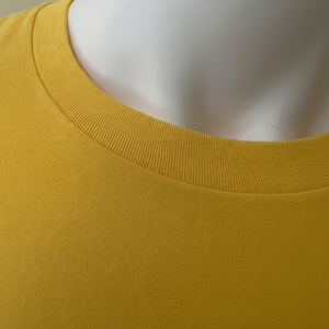 T-shirt tricoté avec lettrage pour hommes et femmes T-shirt en tissu 100% coton Meilleure qualité 240 GSM T-shirt tricoté avec lettrage pour hommes - Product Image 1