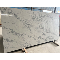 DECHITONG AB9348 Comptoirs d'hôtel de luxe modernes à haute densité et à jointure invisible, îlots de cuisine, dalle de quartz Arabescato, respectueux de l'environnement