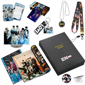 <span class=keywords><strong>BTS</strong></span> STRAY Star Periférico Tapa dura Caja de regalo grande Álbum de fotos de estrellas Tarjeta de colección de tarjetas de pie - Product Image 3