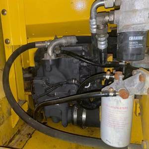 รถขุดตีนตะขาบ Komatsu PC110 มือสอง ราคาถูก 11 ตัน พร้อมมอเตอร์ ปั๊ม เกียร์บ็อกซ์ และเกียร์ สำหรับงานขุดดิน - Product Image 5