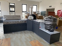 Meuble de cuisine extérieur modulaire personnalisé en acier inoxydable 304, ignifuge et écologique, avec table de barbecue, garantie 1 an
