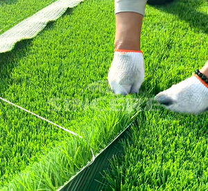 Tapis <span class=keywords><strong>d</strong></span>'herbe artificielle de 40 mm, haute densité, résistant aux UV, gazon artificiel vert clair, <span class=keywords><strong>d</strong></span>écoration de <span class=keywords><strong>jardins</strong></span> - Product Image 6