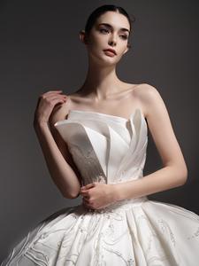 Robe de mariée luxueuse, <span class=keywords><strong>bustier</strong></span> <span class=keywords><strong>sans</strong></span> bretelles plissé, applique cordonnée, satin Mikado, traîne cathédrale, robe de bal royale - Product Image 4