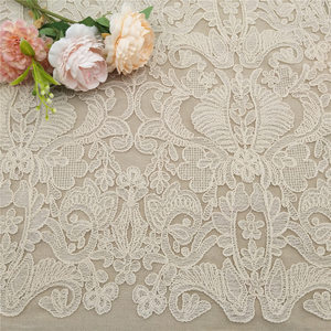 Nouveau style élégant Tissu en maille beige brodé Dentelle de haute qualité pour vêtements de décoration - Product Image 3
