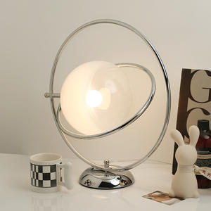 Lámpara de Mesa de Alta Gama, Adorno Giratorio Minimalista con Forma de Globo Terráqueo para Sala de Estar y Dormitorio, Decoración de Lujo para Oficina y Estudio - Product Image 4