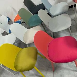 Tables et chaises de style café pour l'intérieur de restaurants modernes : tables et chaises blanches, mobilier de café : chaises orange - Product Image 5