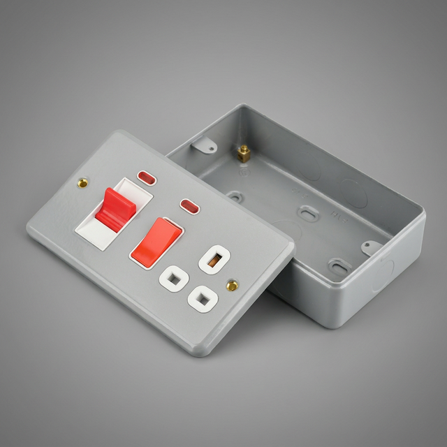 Hot Sales Uk Standard Electric Power Outlets Wall Switch Metal Clad Modern 3X6 45A Cooker Switches Socket With Neon