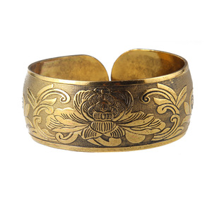 <span class=keywords><strong>Bracelet</strong></span> tibétain en métal sculpté à la main pour femmes avec une fleur de cerisier, <span class=keywords><strong>bracelet</strong></span> large gravé à la main vintage, fleur de <span class=keywords><strong>lotus</strong></span> - Product Image 2