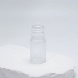 Botella de aceite esencial al por mayor con tapa de rosca, hombro plano, varios estilos, personalizable, 1ml-5ml, tapa con textura de madera, botella cuentagotas vacía - Product Image 5