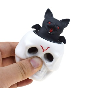 Tazza Creativa di Halloween a Forma di Teschio con Fantasmi e Pipistrelli, Giocattolo Antistress in Gomma per Scherzi Divertenti - E-commerce Transfrontaliero - Product Image 5