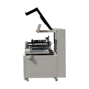 Machine d'emballage entièrement automatique pour boîtes en mousse et blind box, avec fonction de scellage et de découpe de film thermorétractable, petite machine d'emballage sous film thermorétractable - Product Image 5