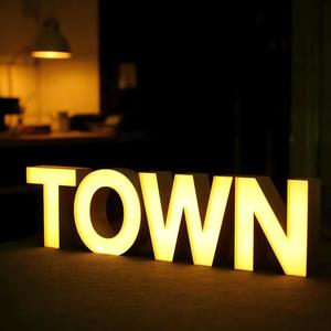 Letrero Luminoso LED Acrílico 3D con Retroiluminación, Logotipo Personalizado, Tema Alfabético, Efecto de Luz Constante - Product Image 1