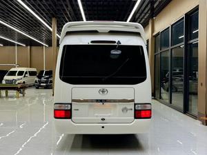 <span class=keywords><strong>Toyota</strong></span> Coaster Usada 2022 4.0L Manual RWD 12 Plazas Edición Personalizada de Fábrica - Product Image 6
