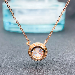 Collana Minimalista con Ciondolo a Rosa per Donne, Elegante Catena da Indossare Quotidianamente - Product Image 3