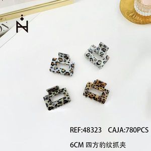 Fermaglio per capelli quadrato da 6 cm con stampa leopardata - Product Image 2