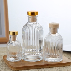 Bouteille de diffuseur de <span class=keywords><strong>roseau</strong></span> en verre de luxe de haute qualité roseaux aromatiques vides pour huile de parfum caractéristique fraîche pour bureau emballé en boîte - Product Image 4