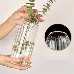 Juego de 3 Jarrones Pequeños de Vidrio para Flores, Jarrones Modernos con Diseño Acanalado para Centros de Mesa de Boda, Decoración del Hogar para Sala de Estar - Product Image 2