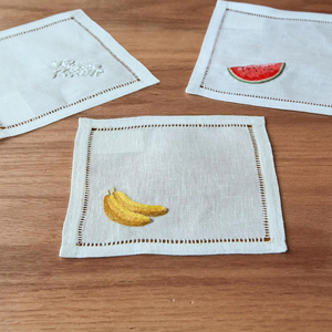 Servilletas de Lino para Cóctel con Diseño Tropical Trio |   Servilletas de Mesa Reutilizables Ecológicas de Lino 100% Natural Premium, Diseño de Hojas Tropicales - Product Image 1