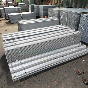 Barrera de Seguridad Vial de Acero Q235 Tipo W, Barrera de Protección Contra Choques de Tráfico con Soldadura y Corte Galvanizados en Caliente, Personalizable - Product Image 4