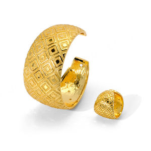 Juego de Pulsera y Anillo de Dos Piezas con Diseño de Flor Chapado en Oro de 14K para Mujer de Zeadear Jewelry - Elegante para Bodas y Aniversarios - Product Image 2