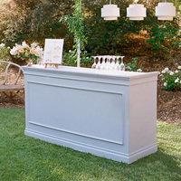 Tables de mariage de luxe très demandées, comptoirs de bar pour événements et décoration de mariage