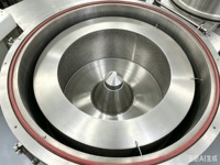 Centrifugeuse industrielle pour le déchargement de sacs de produits chimiques, centrifugeuse verticale haute efficacité avec commande PLC et conception résistante à la corrosion