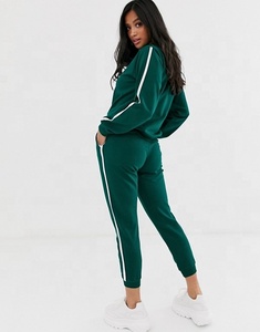 Chándales deportivos de poliéster OEM para mujer, sudaderas con capucha personalizadas, de alta calidad, venta al por mayor - Product Image 3