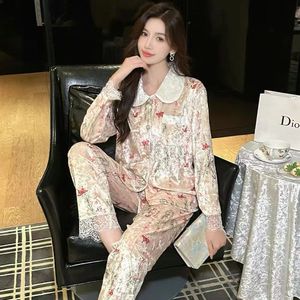 女式秋冬两件套金色天鹅绒睡衣弹力收腰带蕾丝保暖特色天鹅绒套装睡衣 - Product Image 5
