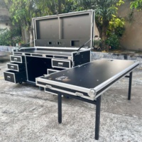 Station de travail de diffusion et d'enregistrement AV personnalisée, en flight case, pour 2 écrans de 40 pouces, Motorsport
