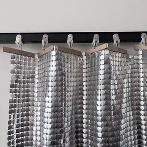 Panno decorativo della rete metallica del metallo del paillettes del rame bianco d'argento per la progettazione della tenda del metallo dell'hotel - Product Image 1