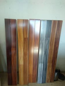 <span class=keywords><strong>Suelo</strong></span> <span class=keywords><strong>Laminado</strong></span> HDF Resistente al Agua de 8/12 mm, Alto Brillo, Precio Económico, Color Rojo Marrón para el Hogar - Product Image 5