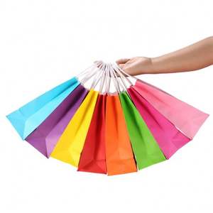 Sac cadeau en papier kraft couleur KM avec poignée torsadée - Product Image 1