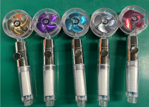 <span class=keywords><strong>Ventola</strong></span> rotante ad alta pressione <span class=keywords><strong>con</strong></span> rotazione di 360 gradi e getto d'acqua <span class=keywords><strong>soffione</strong></span> <span class=keywords><strong>doccia</strong></span> portatile <span class=keywords><strong>con</strong></span> arresto del turbo dell'acqua a un pulsante - Product Image 2