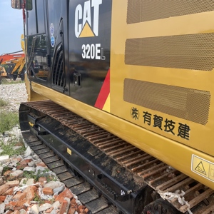 Excavatrice d'occasion CAT 320EL à faible consommation de carburant pour le chargement de pierres de riprap dans de grands camions à benne sur les chantiers - Product Image 6