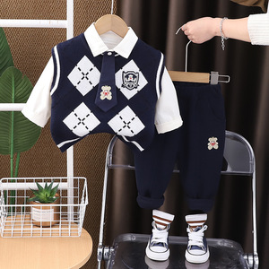Ensemble de tenue coréenne pour garçons printemps/automne 2025, nouveau modèle <span class=keywords><strong>SJbb</strong></span> Guangdong, ensemble trois pièces pull ours en peluche avec cravate pour bébés - Product Image 4