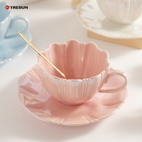 Vente en gros de tasses à café en céramique de porcelaine de luxe, forme de fleur, couleur personnalisée, exquises, avec soucoupe, compatibles micro-ondes et lave-vaisselle