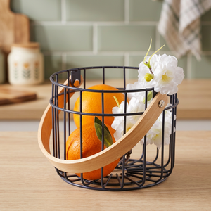 Panier de rangement rond en métal avec poignée en bois, en fil de fer, pour cuisine, design minimaliste, durable - Product Image 3