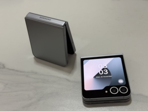 Smartphone <span class=keywords><strong>Samsung</strong></span> Galaxy Z Flip6 Usato, 95% <span class=keywords><strong>Nuovo</strong></span>, 5G, 256G/512G, Sbloccato, Originale Android, Schermo 6.7 Pollici - Product Image 4