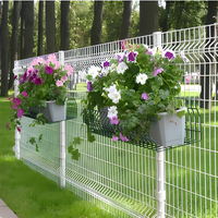 Panneaux de clôture de jardin incurvés 3D haut de gamme, portails de voie d'accès en acier soudé à mailles carrées en V, rail de fil métallique, modélisation 3D BoShuai