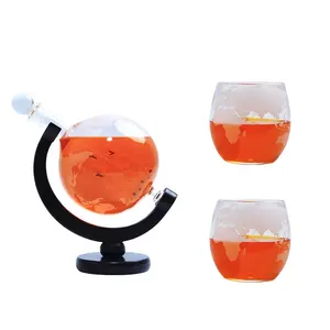 Whisky Decanter Globe Kaca Unik Whiskey Modelling Of Sailing Wine Decanter dengan Dasar Kayu dengan 2 Set Kacamata