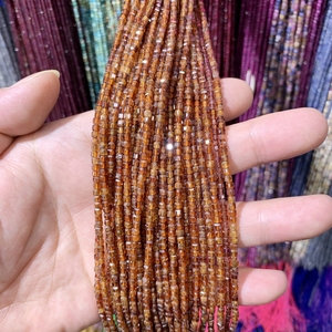 Hạt đá Garnet tự nhiên 2mm, mặt cắt vuông, dạng rời, dùng làm đồ trang sức tự chế, kích thước nhỏ, dùng làm phụ kiện - Product Image 3
