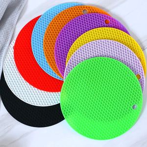USSE <b>Silicone</b> Trivets Heat Resistant Pot Holder,Trivets for Hot Dish Nonslip Insulation Honeycomb Rubber Hot <b>Pads</b> - Product Image 4