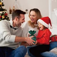 Boîtes cadeaux en papier pliables de haute qualité, personnalisées en gros, avec motif cœur et ruban, pour fleurs, bonbons et autres cadeaux.