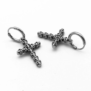 Pendientes de aro con forma de calavera y cruz de yunnique, joyería de moda unisex de estilo punk de acero de titanio - Product Image 3