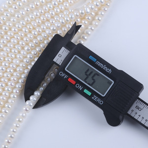 Wenchi Zhuji Vente en gros de perles d'eau douce semi-finies de 4-4,5 mm, chaîne naturelle pour collier DIY, modèle 31631 - Product Image 4