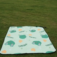 Matelas de pique-nique imperméable portable et léger avec sangle de transport, idéal pour le camping, la plage et la randonnée en extérieur en toutes saisons